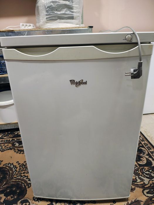 Морозильная камера Whirpool