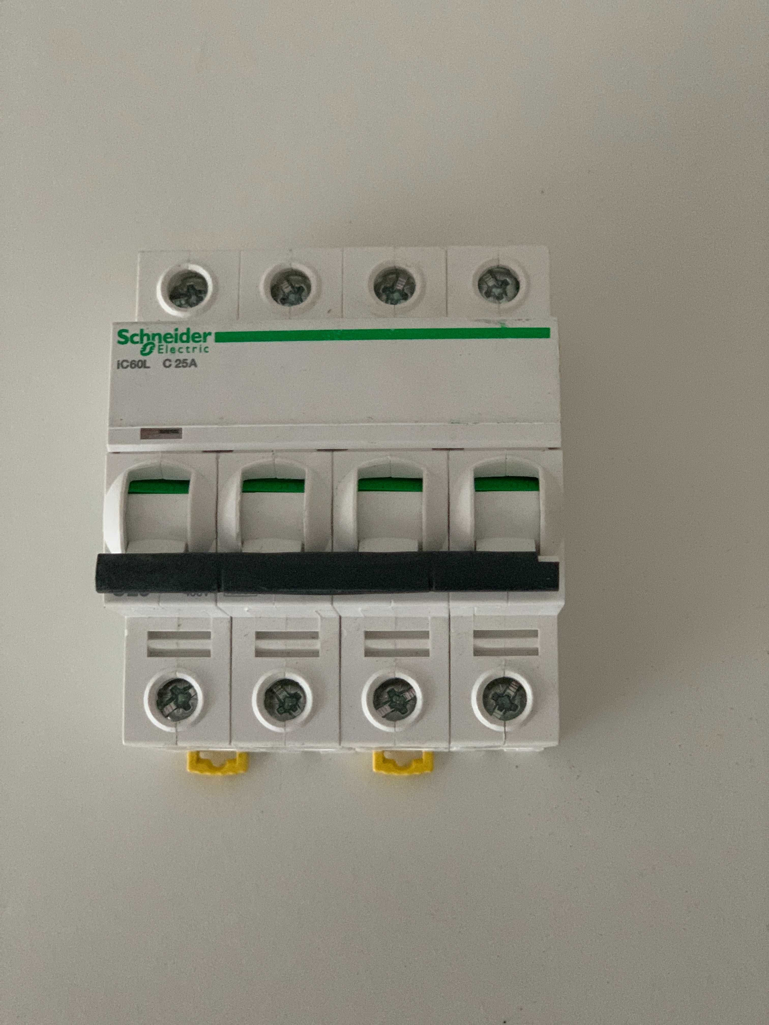 Interruptor Schneider Electric A9F94425
