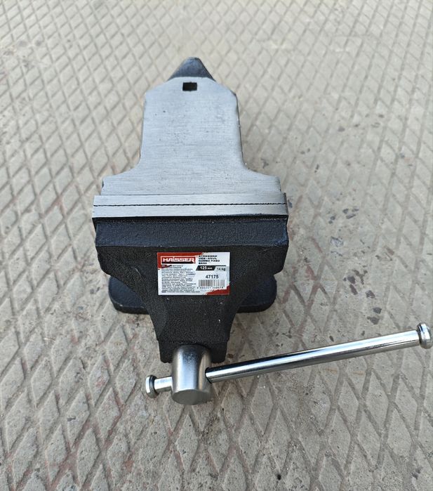 Лещата слюсарні  100 125 150 200 мм Haisser тіски  з наковальн