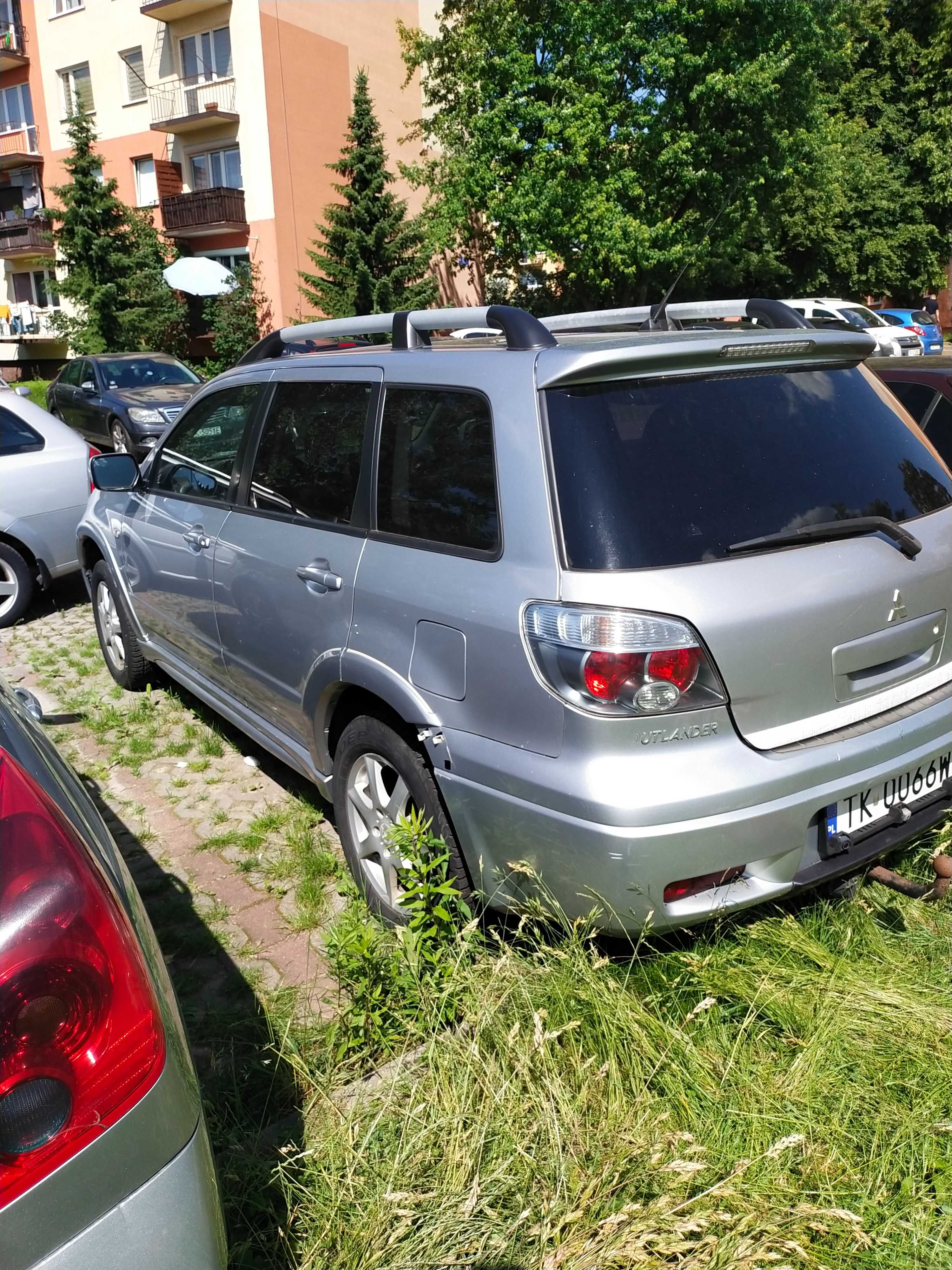 Samochód Mitsubishi Outlander 1 Turbo