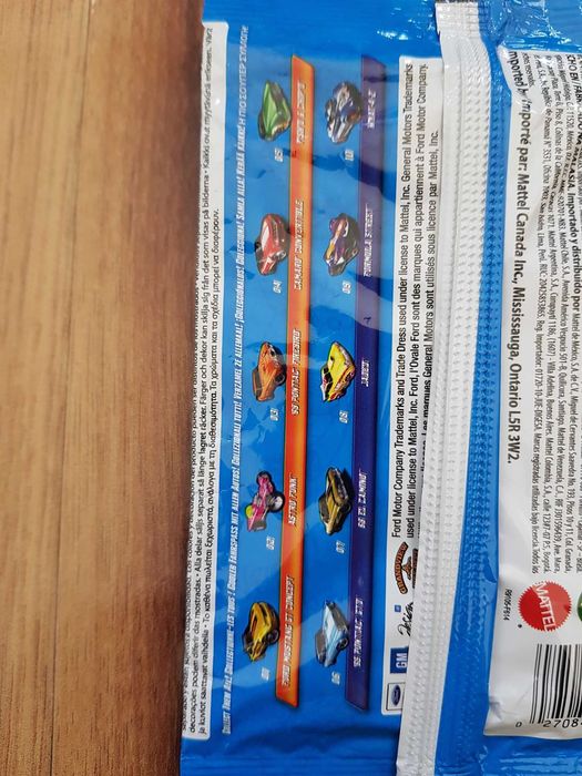 Autko Hot Wheels Mystery Models 2012 Mattel saszetka zabawka