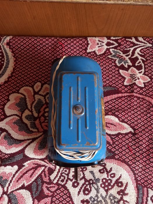 Электродвигатель .