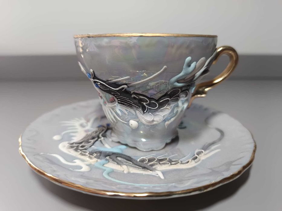 Chávenas Japonesas em Madre Pérola – Dragão em Relevo