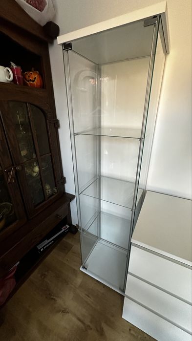 Szklana witryna IKEA