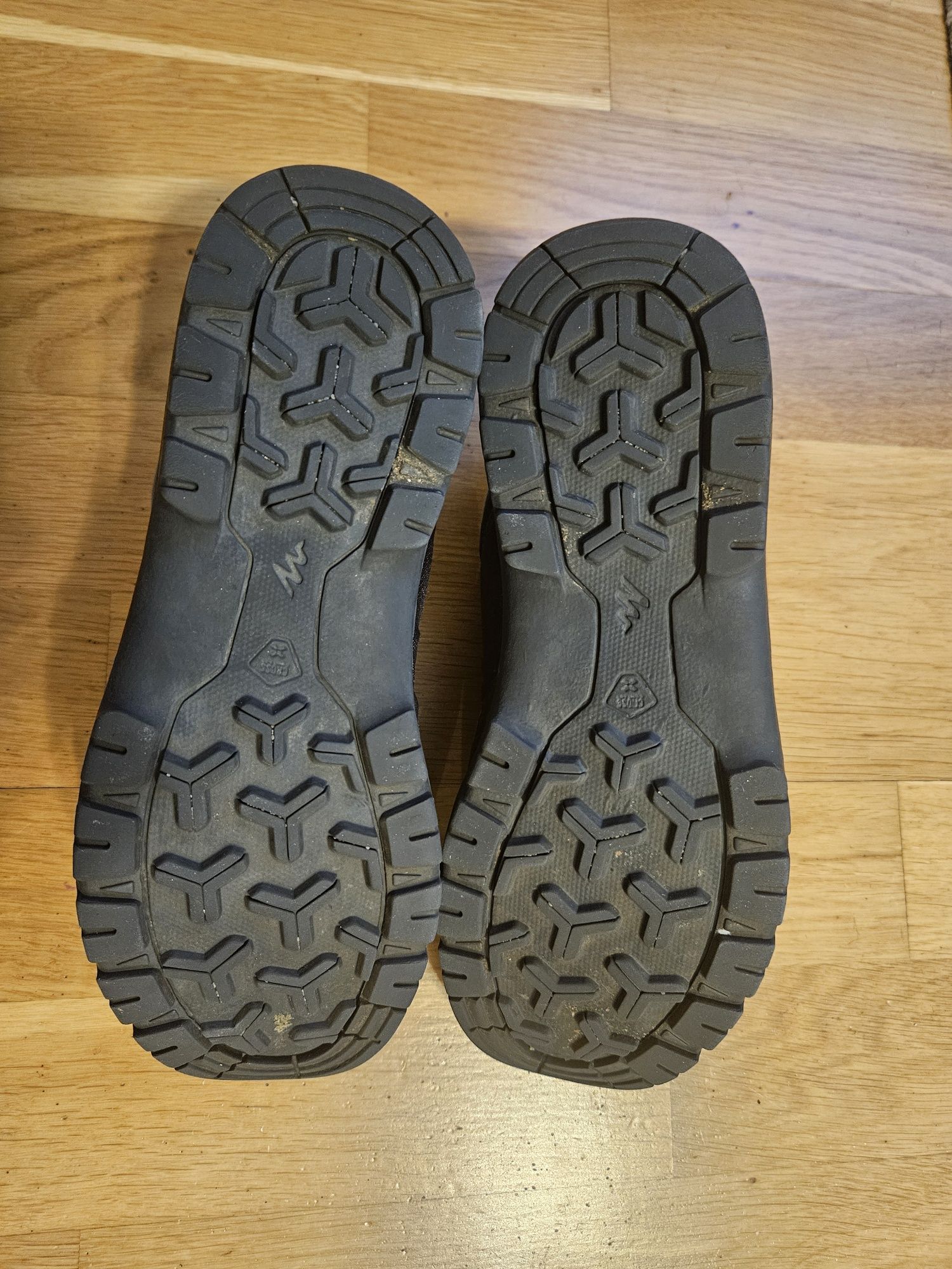 Buty turystyczne Quechua niskie wodoodporne 38