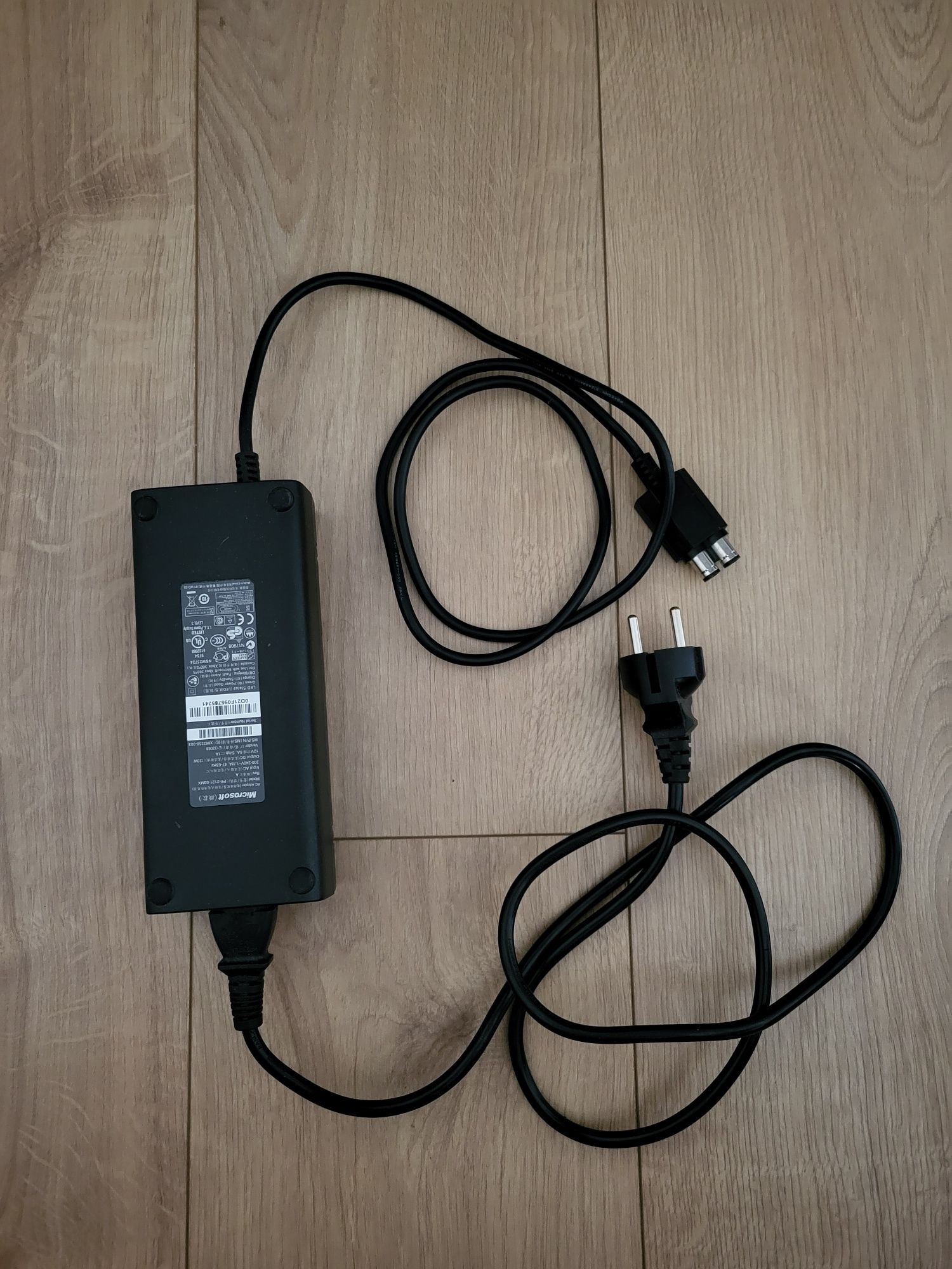 Zasilacz do konsoli Xbox 360 slim 12V 9,6 A