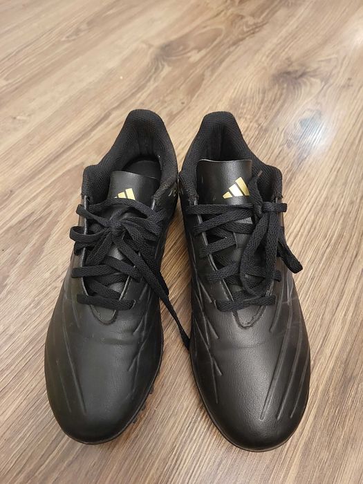 Sprzedam buty piłkarskie Adidas Copa Pure r.40