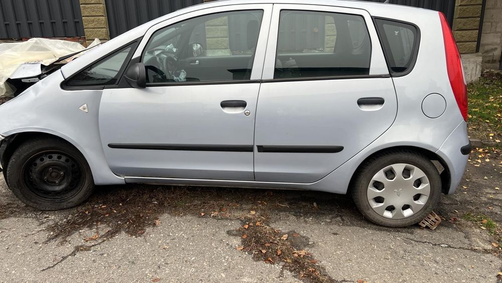 Mitsubishi Colt 2005 року після ДТП
