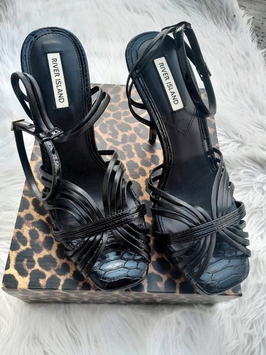 Szpilki sandały czarne wysokie 40 25,5 cm River Island