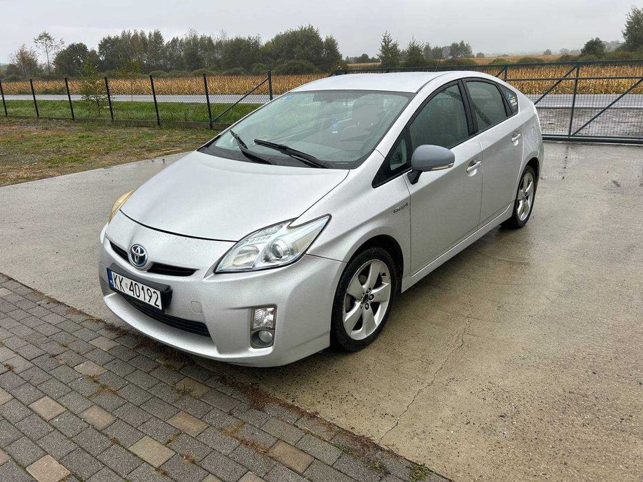TOYOTA prius hybryda/benzyna/lpg 2011
