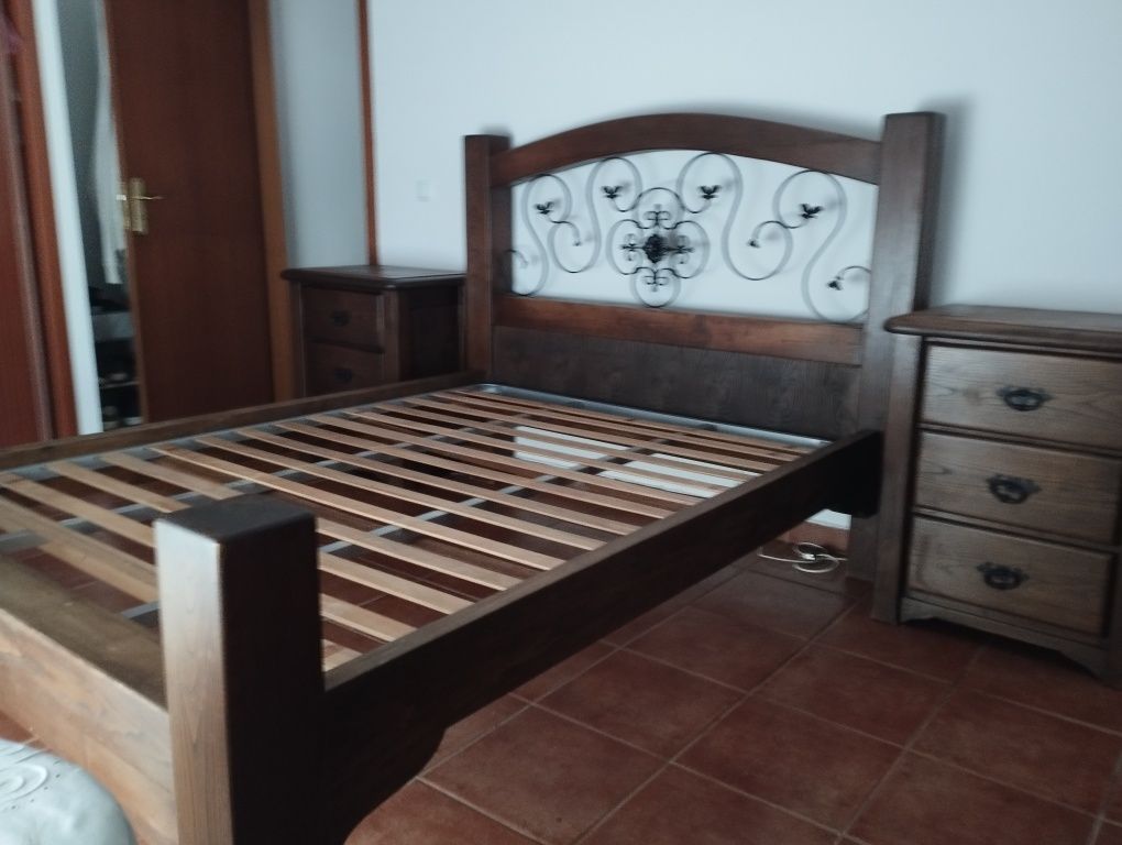Cama madeira maciça