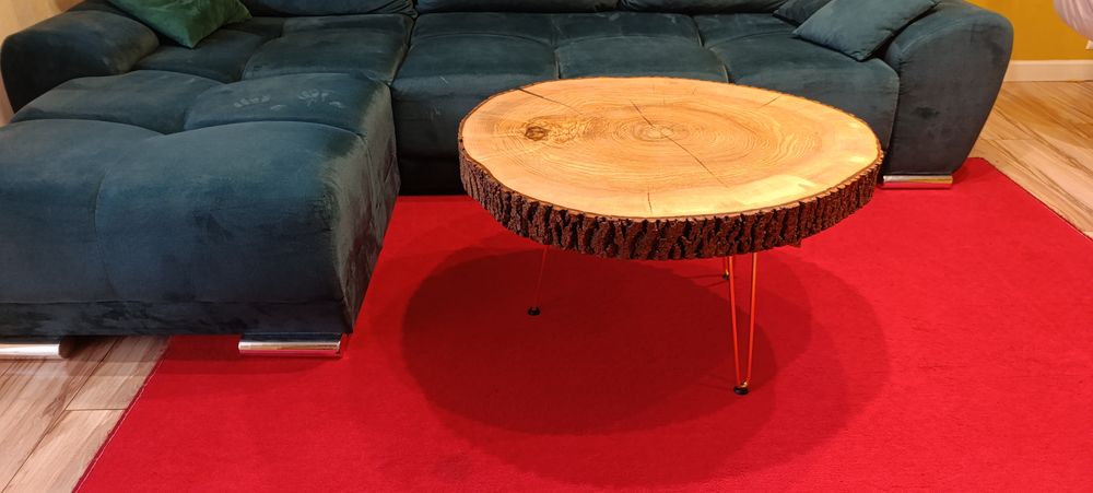 Nowy Stolik Kawowy LOFT z Plastrem Litego Drewna i Naturalną Korą