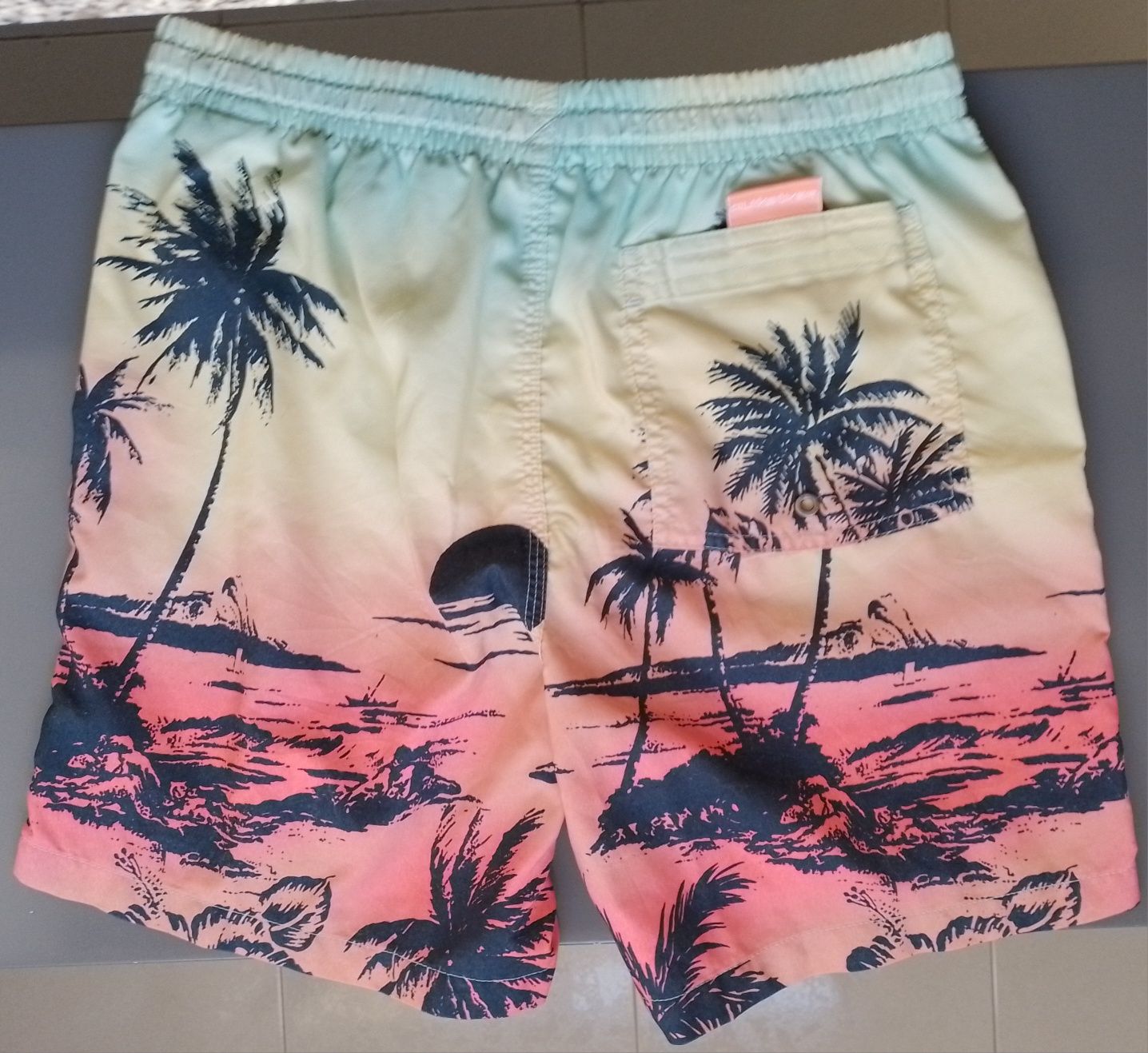 Calções de banho Quiksilver para Rapaz Tamanho 16

Usado, como novo