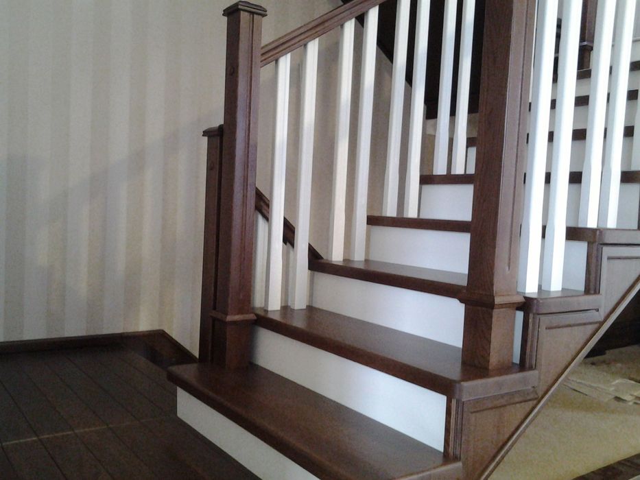 Сходи,підвіконня дуб, ясен.