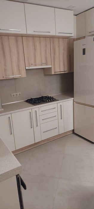 Двох кімнатна + паркомісце