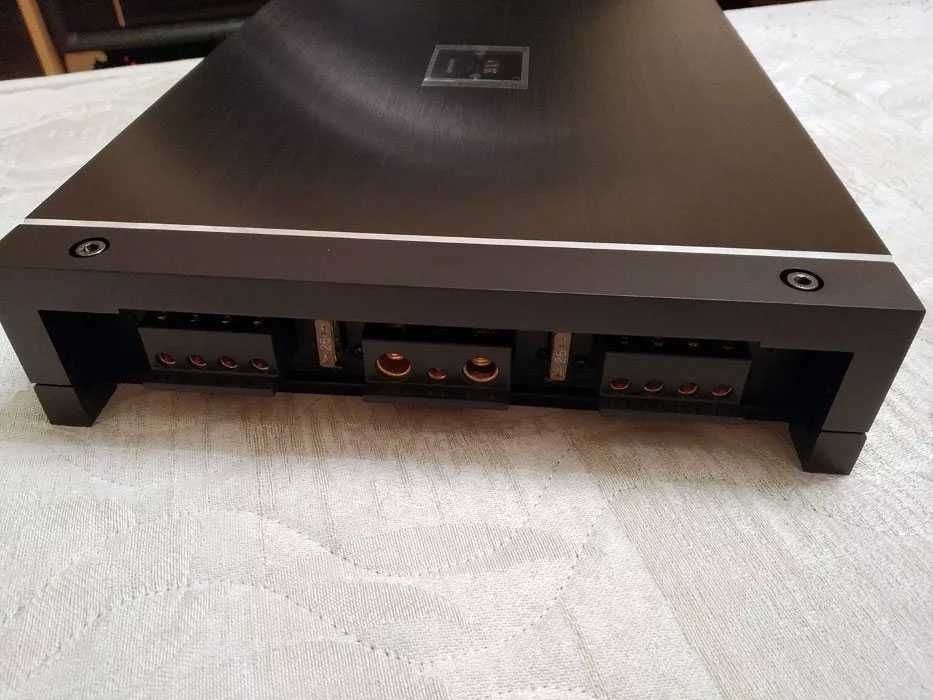 Carrozzeria (Pioneer) ODR RS-A99X.  Підсилювач чотириканальний.