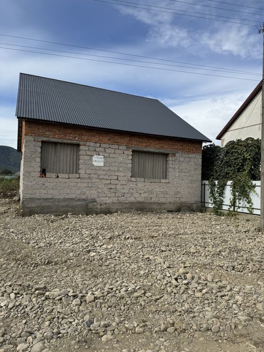 Будинок в селі Іза