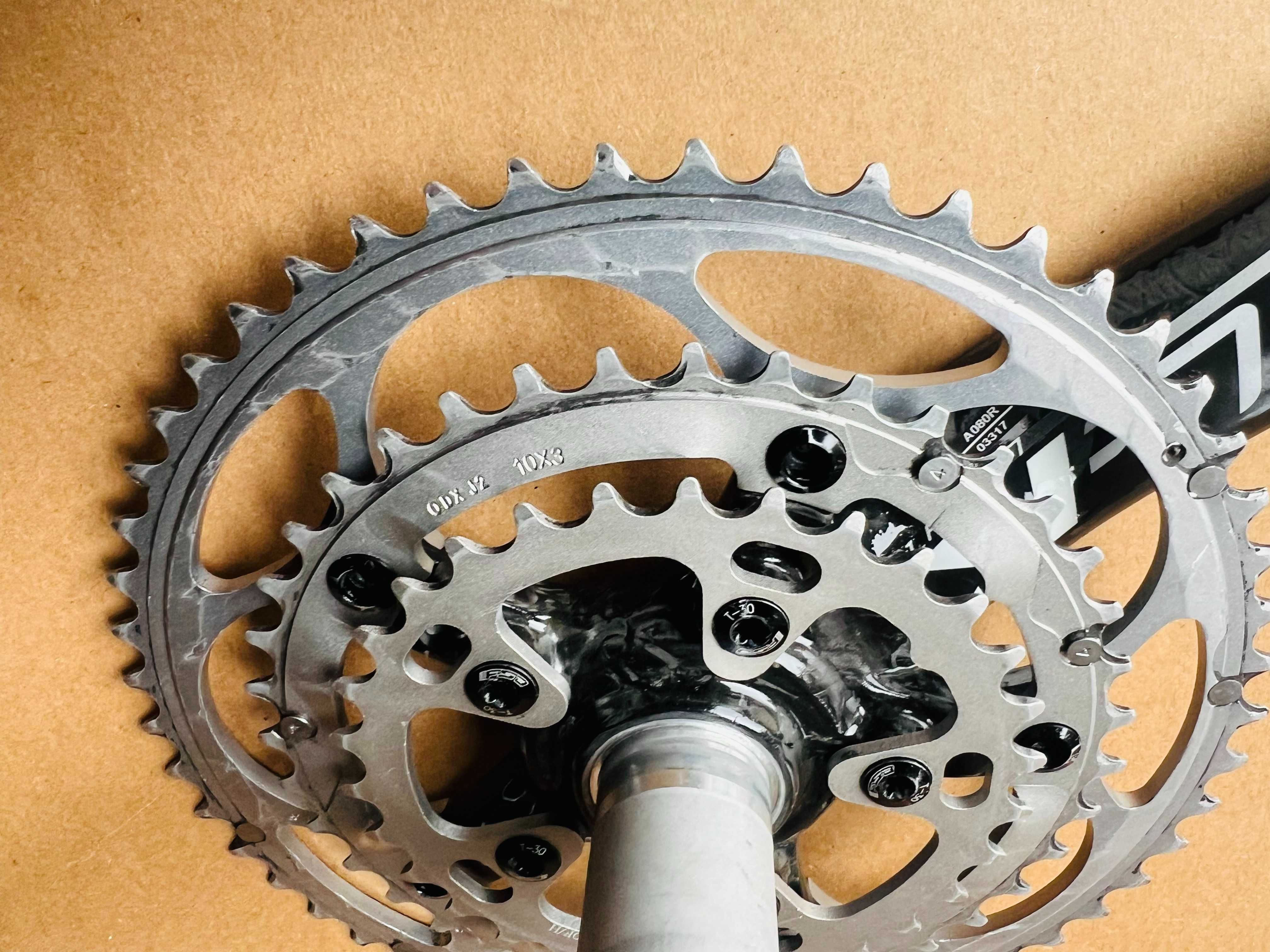 Mechanizm korbowy Korby Ramię FSA SL-K LIGHT CARBON 172.5mm 3s BB30