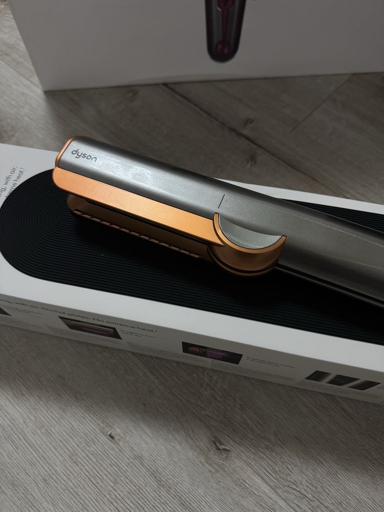 Продаж Dyson Airstrait