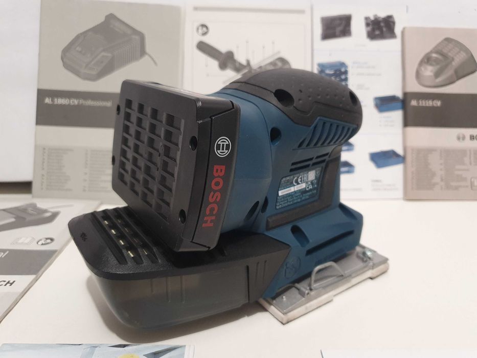 Ładny komplet BOSCH GSS 18V-10 szlifierka oscylacyjna aku 18v nowa