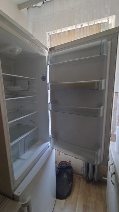 Chłodziarko-zamrażarka wolnostojąca FK326.3 Amica