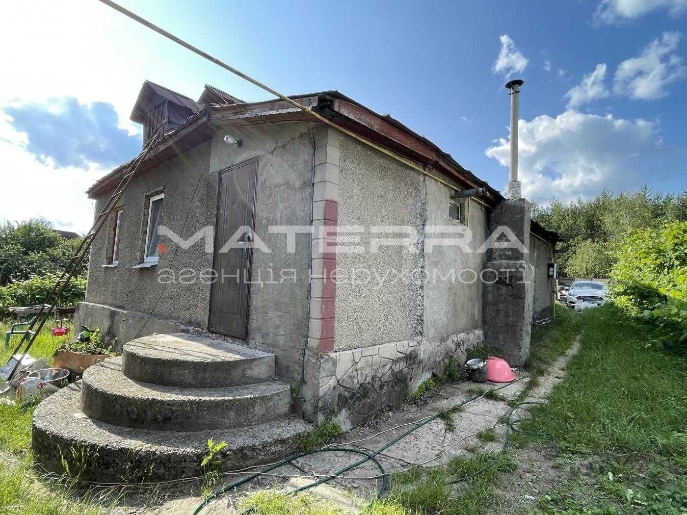 Малютянка продам пів будинку 57 м2 з виходом у ліс та своїм озером