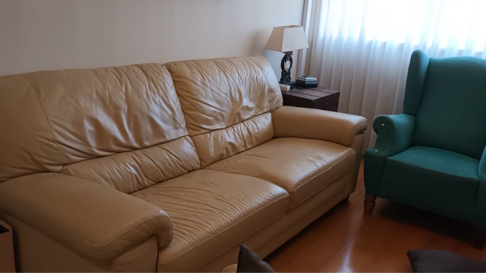Sofa em pele marca Chateau D’Ax
