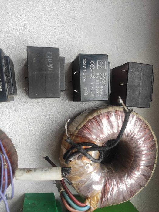 Малогабаритные понижающие трансформаторы.