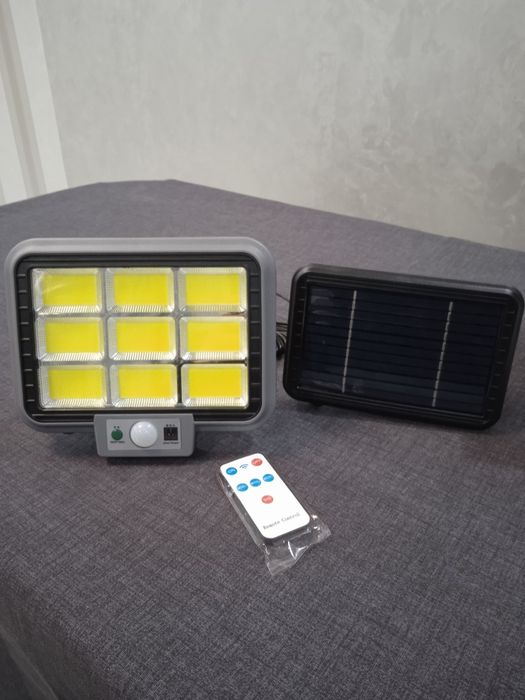 Прожектор з сонячну панель 50W