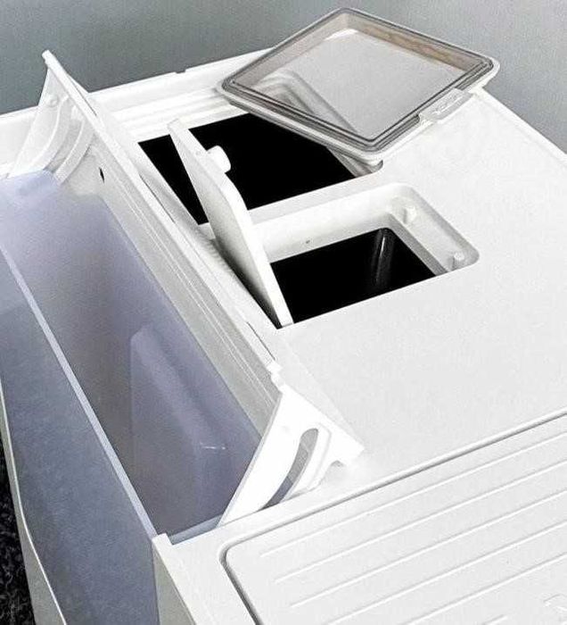 Кавомашина Miele / Миле CM 61, автомат, біла, капучинатор