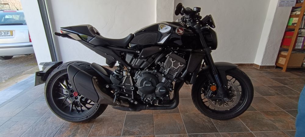 Honda CB1000r NSC Black Edition