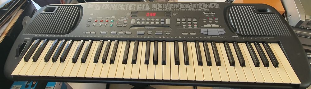 Technics KN701 keyboard