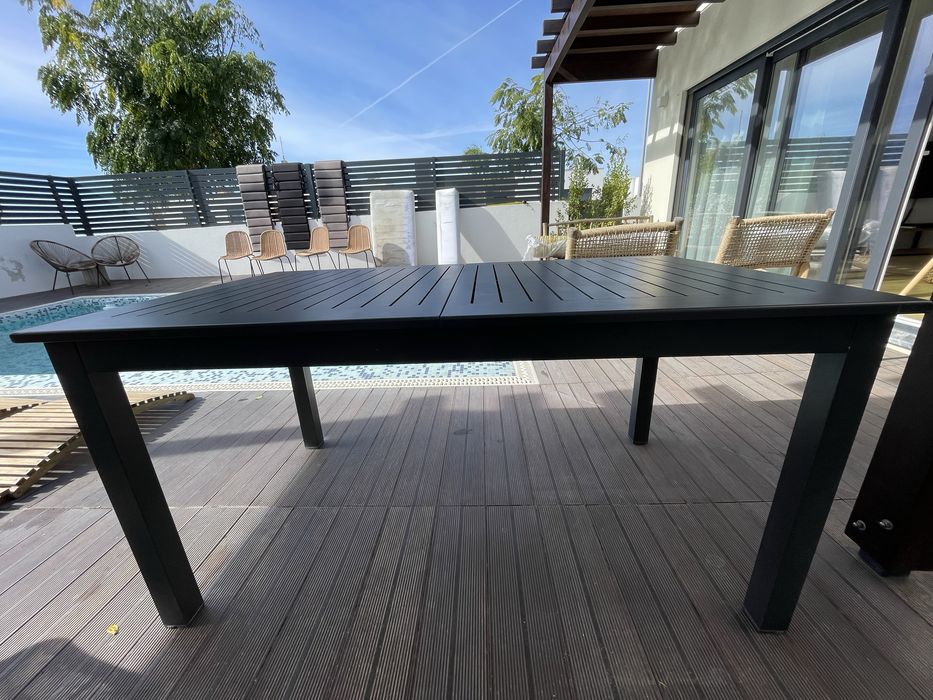 Mesa de exterior em aluminio