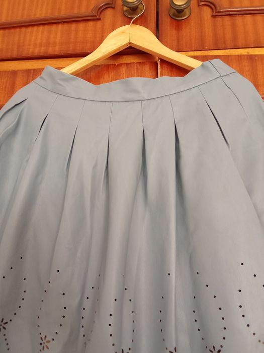 Saia midi em napa(Sfera Casual)