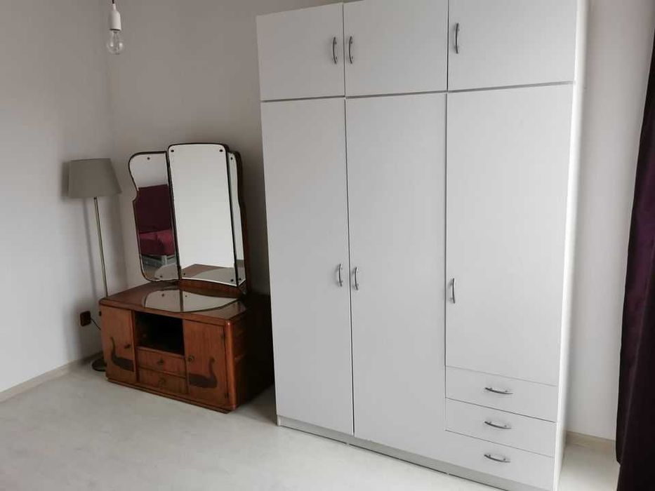 Pokój w dwupokojowym mieszkaniu obok placu Strzegomskiego