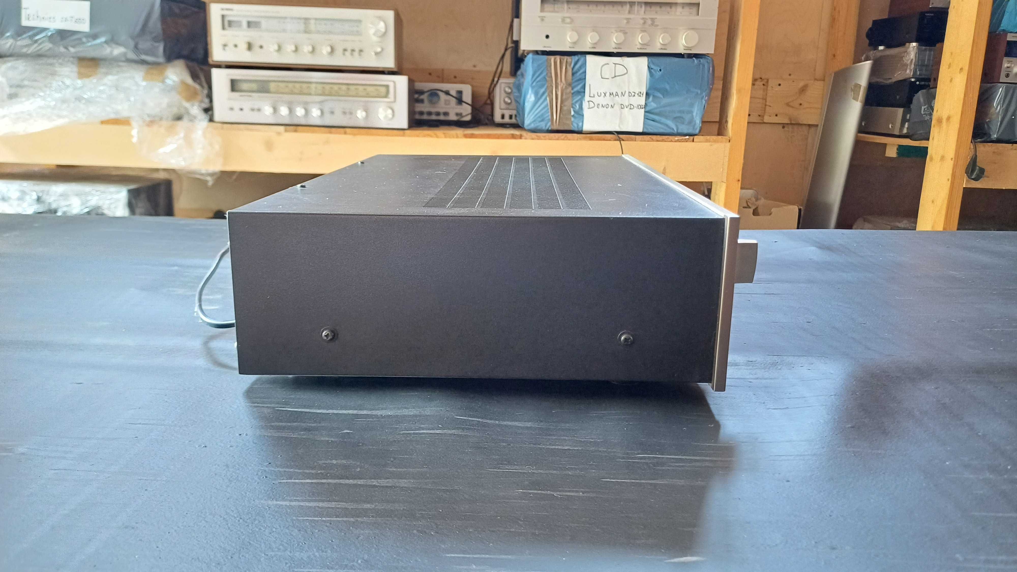 Wzmacniacz  LUXMAN  L-215