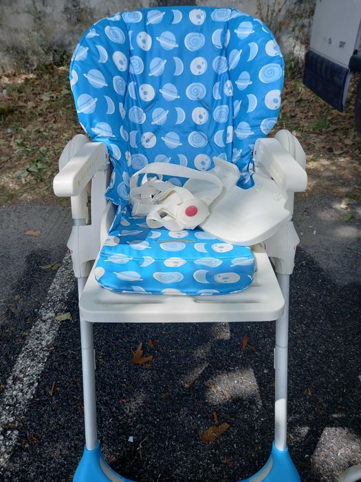Cadeira Chicco da papa do bebé.