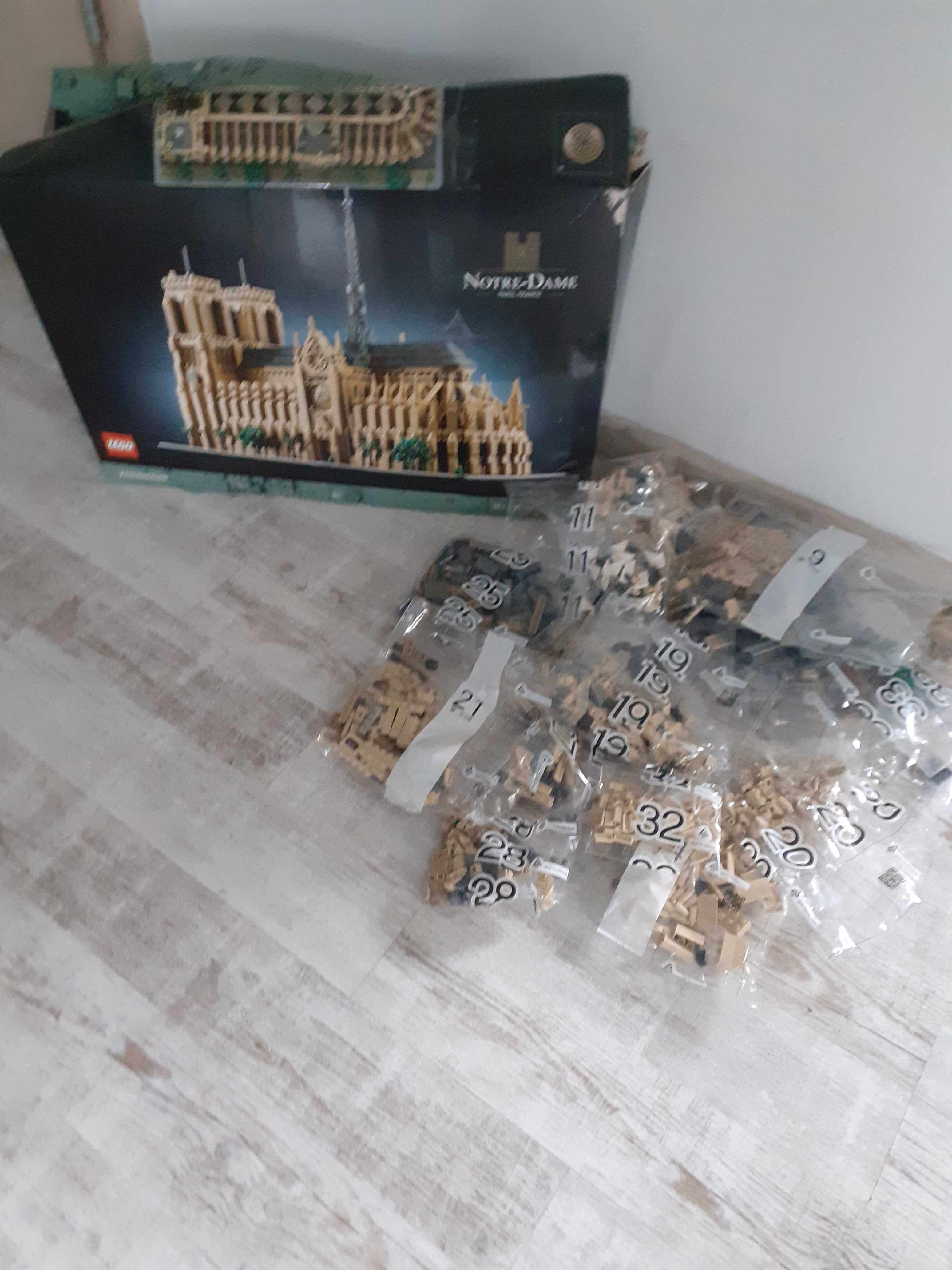 LEGO Architecture Notre-Dame w Paryżu