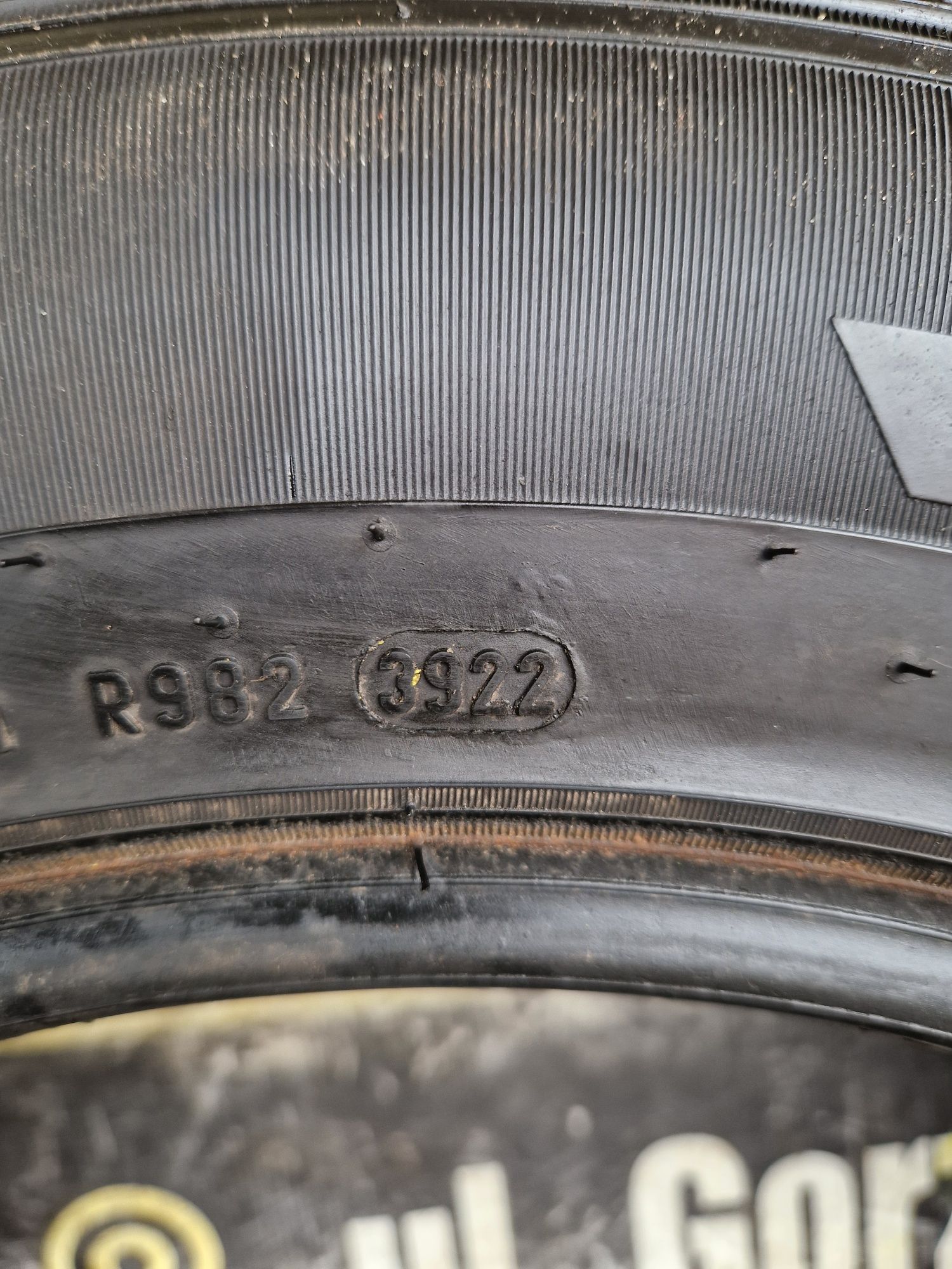 Opona zimowa 215/65/16C Pirelli Carrier Winter