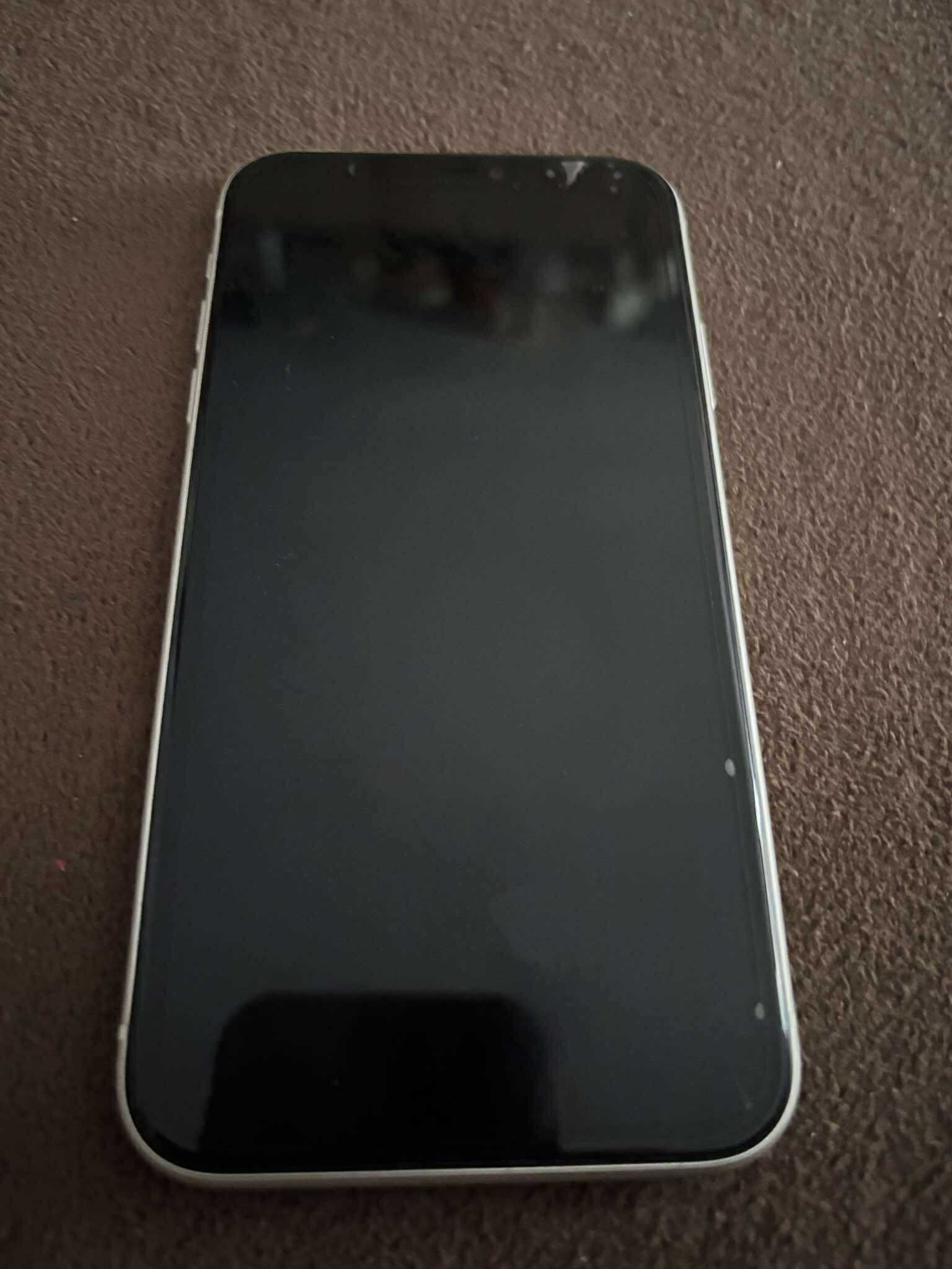 telefon iPhone 11