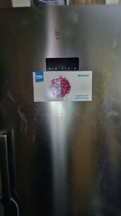 Frigorifico vertical Beko como novo