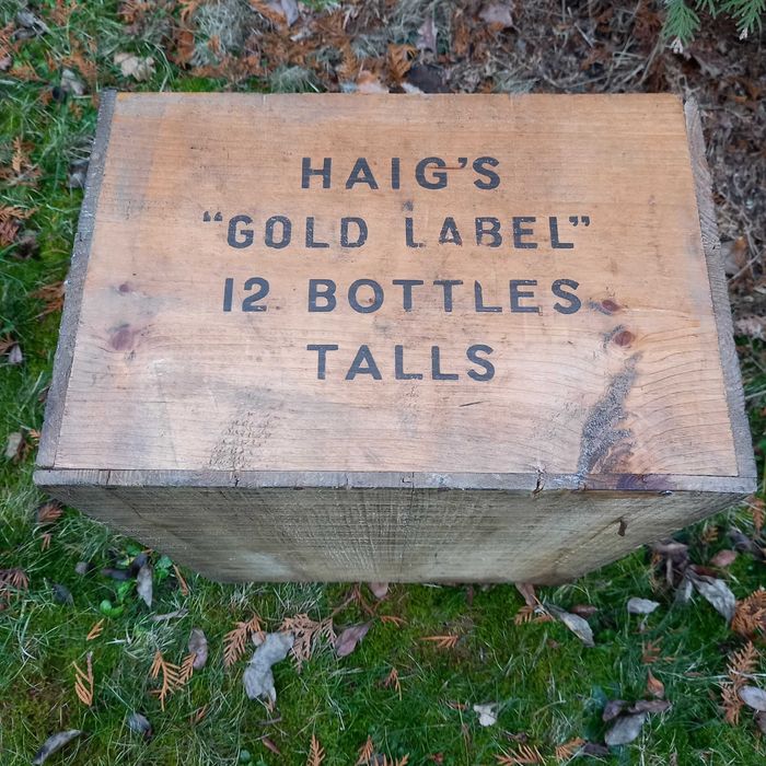 Oryginalna stara drewniana skrzynka JOHN HAIG'S WHISKY