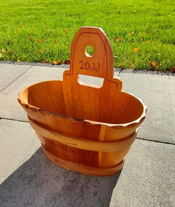 Drewniana donica rzeźbiona ręcznie. Vintage