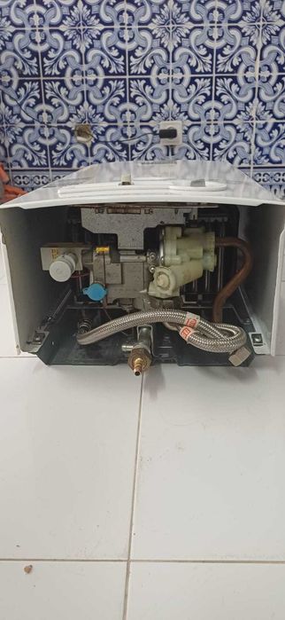 Esquentador a Junkers com arranque a pilhas