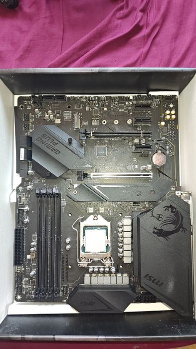 Płyta główna z procesorem i pamięcią RAM