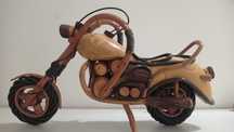 Moto decorativa madeira