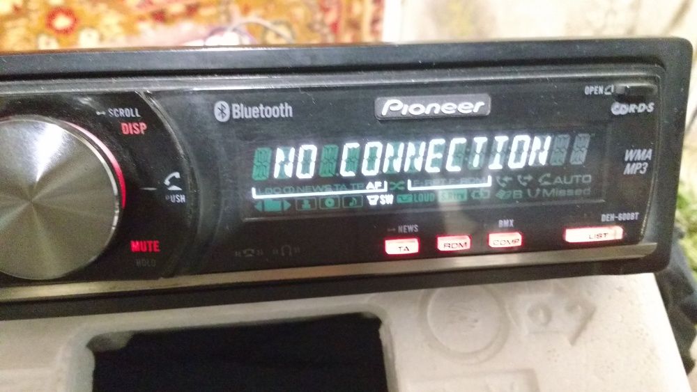 Pioneer DEH-P600BT Bluetooth, aux