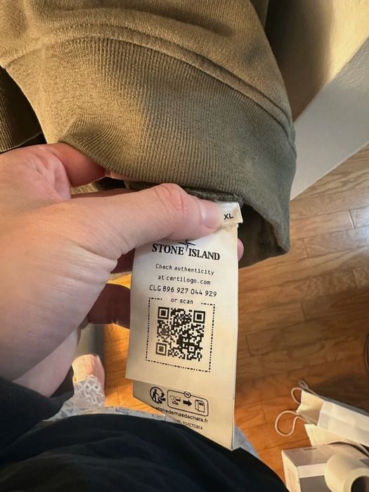 Продається кофта stone island