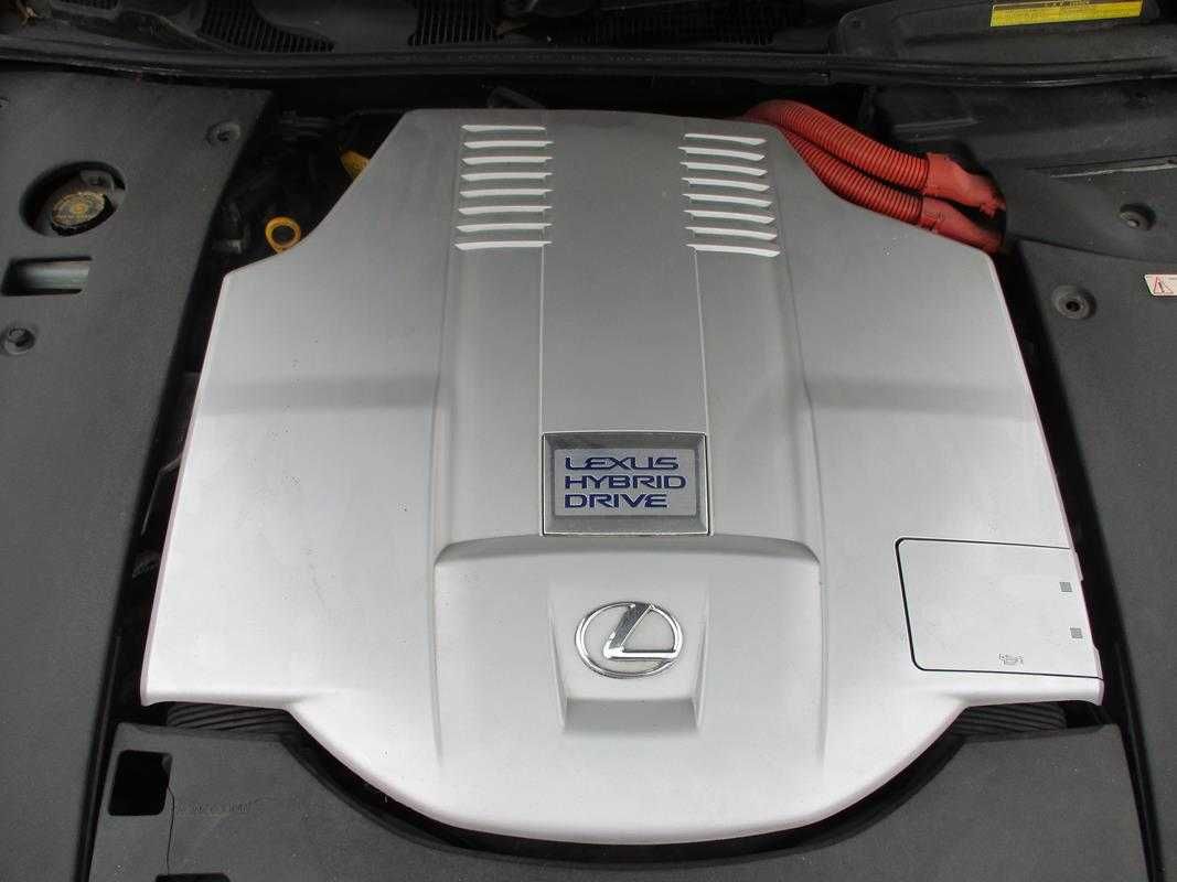 Osłona Górna pokrywa silnika Lexus LS600H LS460