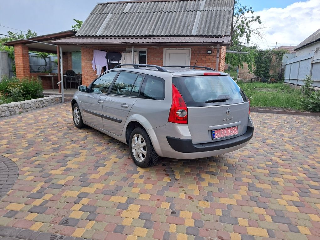 Рено меган 2005р.в гарному стані.